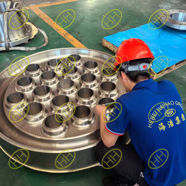 Quality inspection of special-shaped tube sheet